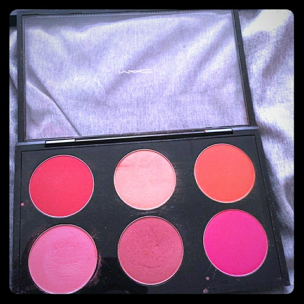 Preloved...M.A.C Blush Palette